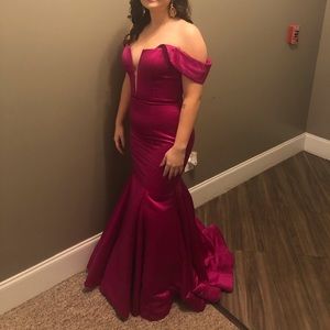 Size 6 fuchsia pink Ashley Lauren Prom/Pageant Dress